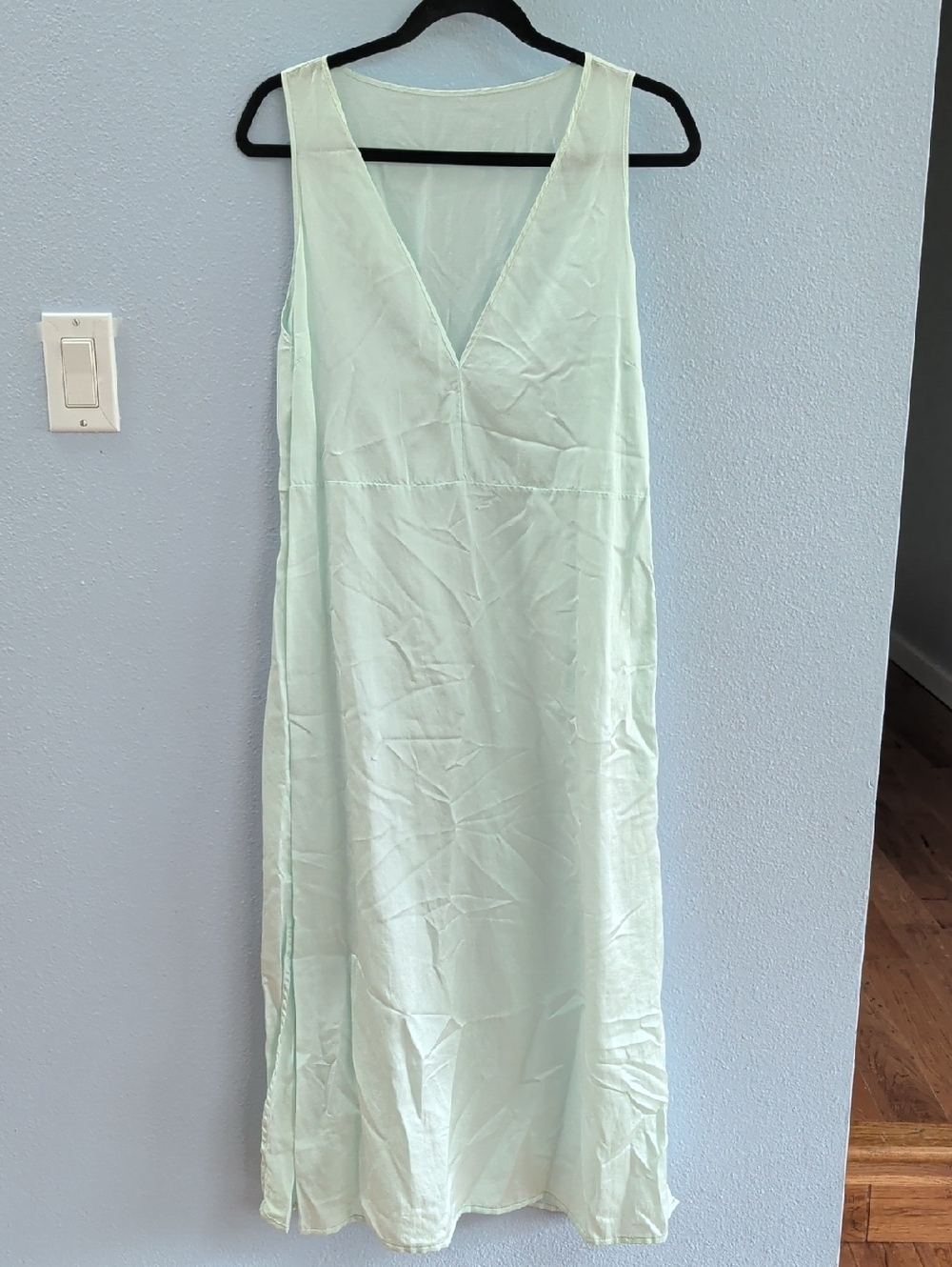Manila Grace Silk Blend Shift Sleeveless V-Neck Maxi Dress in Pale Mint